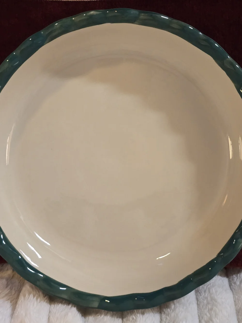 Cottagecore Fall / Christmas Red Checked Ceramic Pie Pan Green Ruffled Rim 10.5